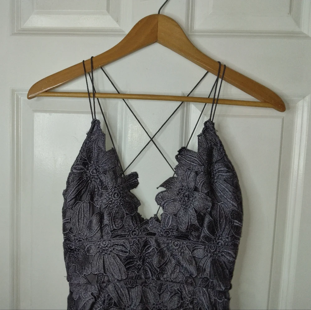 SAYLOR Alayna Lace Dress in Shark Size XS - Picture 6 of 16